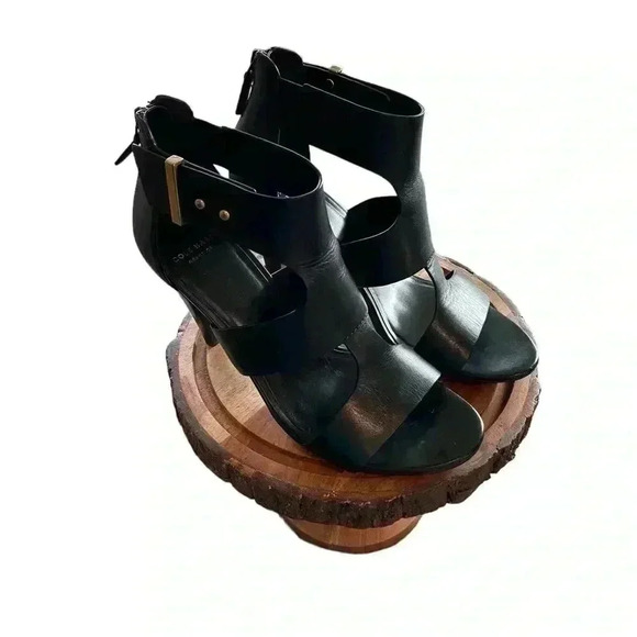 Cole  Haan Black Leather Strappy Sandals Size 6 Gold Trim Great Condition - Picture 4 of 8